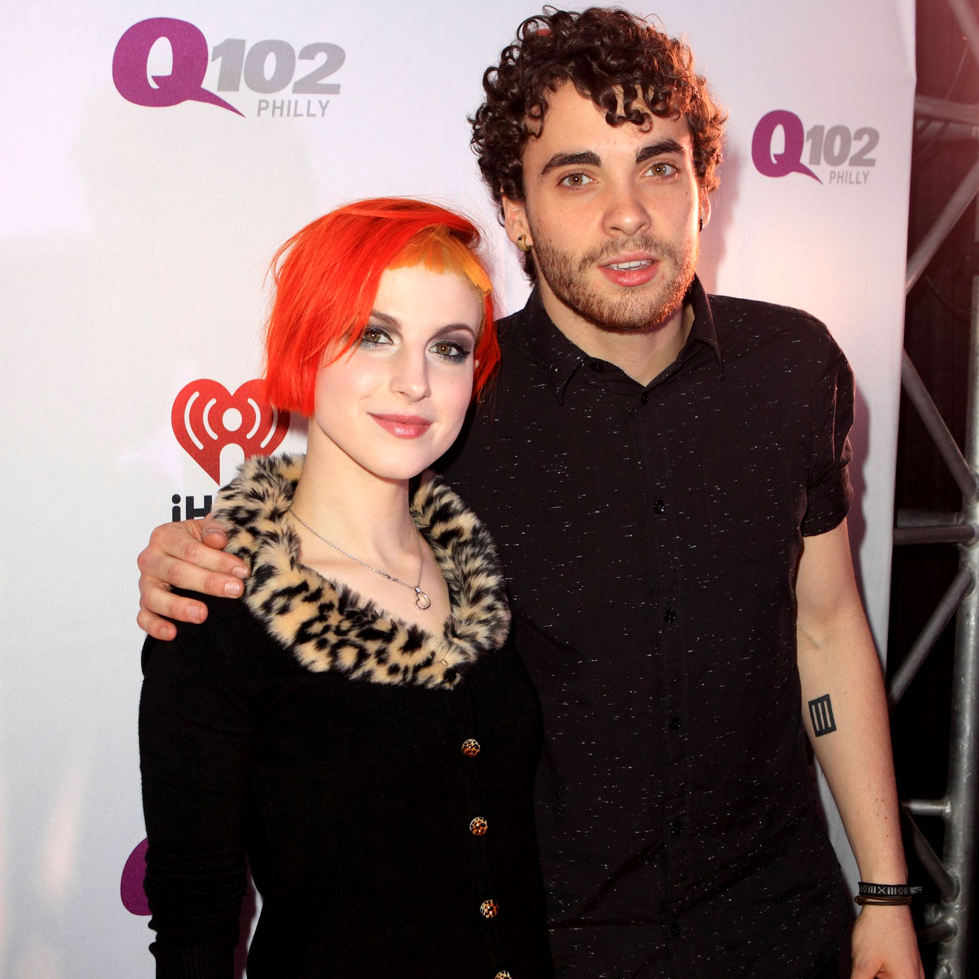 Paramore S Hayley Williams Taylor York Are Officially Dating
