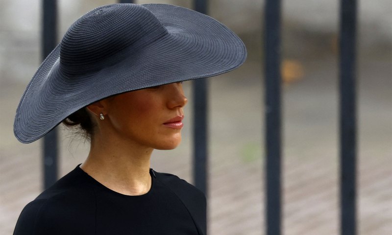 Prince Harry and Meghan Markle Sit in 2nd Row for Queen's Funeral: Photos