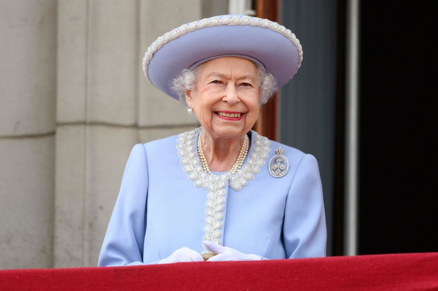 Prince Harry Spotted Heading to Queen Elizabeth II's Side 3