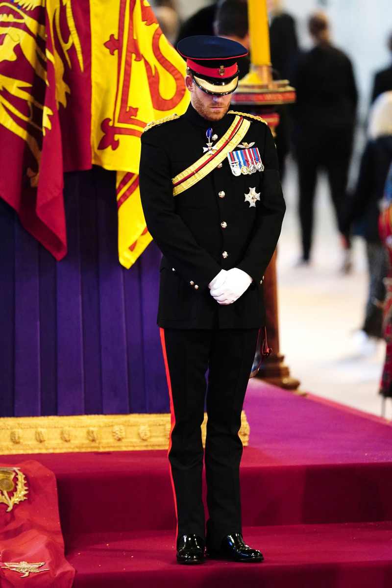 Prince Harry Wears Military Uniform for 1st Time Since Stepping Down as Senior Royal at Queen Elizabeth II's Vigil
