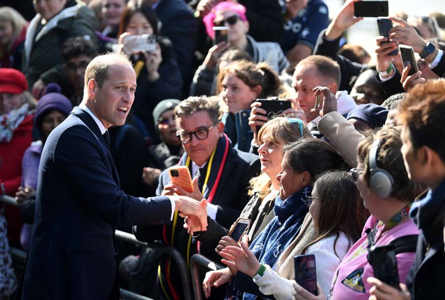 Prince William, King Charles III Thank Mourners for Waiting 12 Hours to Visit Queen Elizabeth II's Vigil