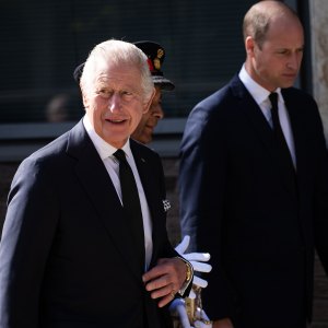Prince William, King Charles III Thank Mourners for Waiting 12 Hours to Visit Queen Elizabeth II's Vigil