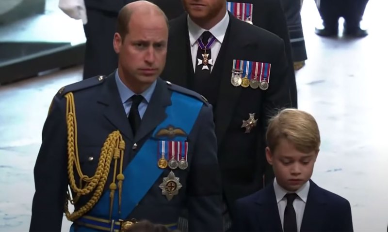 Prince William, Princess Kate Walk With Their Kids at Queen Elizabeth's Funeral