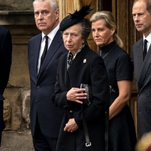 Princess Anne Shares Emotional Curtsy to Queen Elizabeth II's Coffin