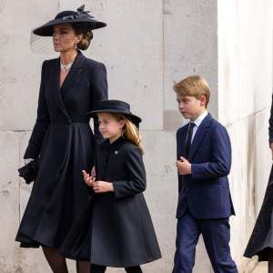 Princess Kate Reminds Prince George and Princess Charlotte to Curtsy After Queen Elizabeth II’s Funeral