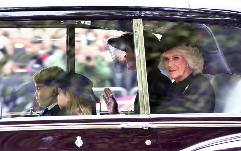 Queen Camilla, Princess Kate Arrives With Kids to Queen Elizabeth II's Funeral 7