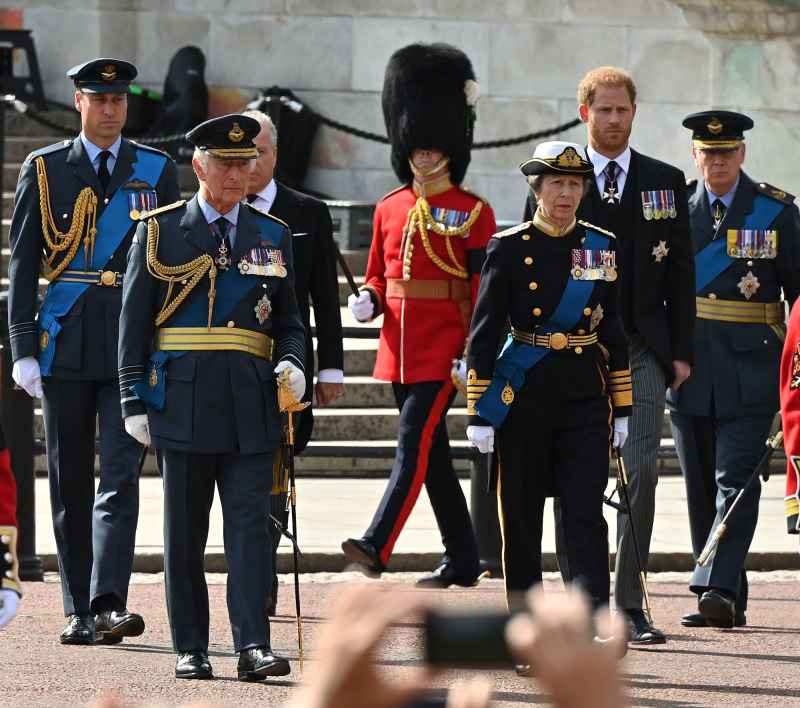 Queen Elizabeth II Coffin Procession 4