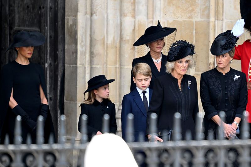 Queen Elizabeth II Funeral Every Emotional Photo 11