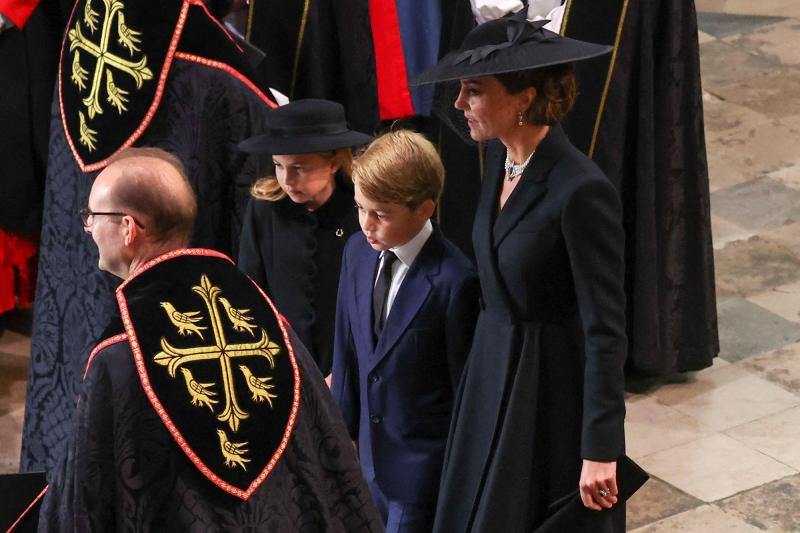 Queen Elizabeth II Funeral Every Emotional Photo 14
