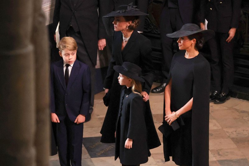 Queen Elizabeth II Funeral Every Emotional Photo 19