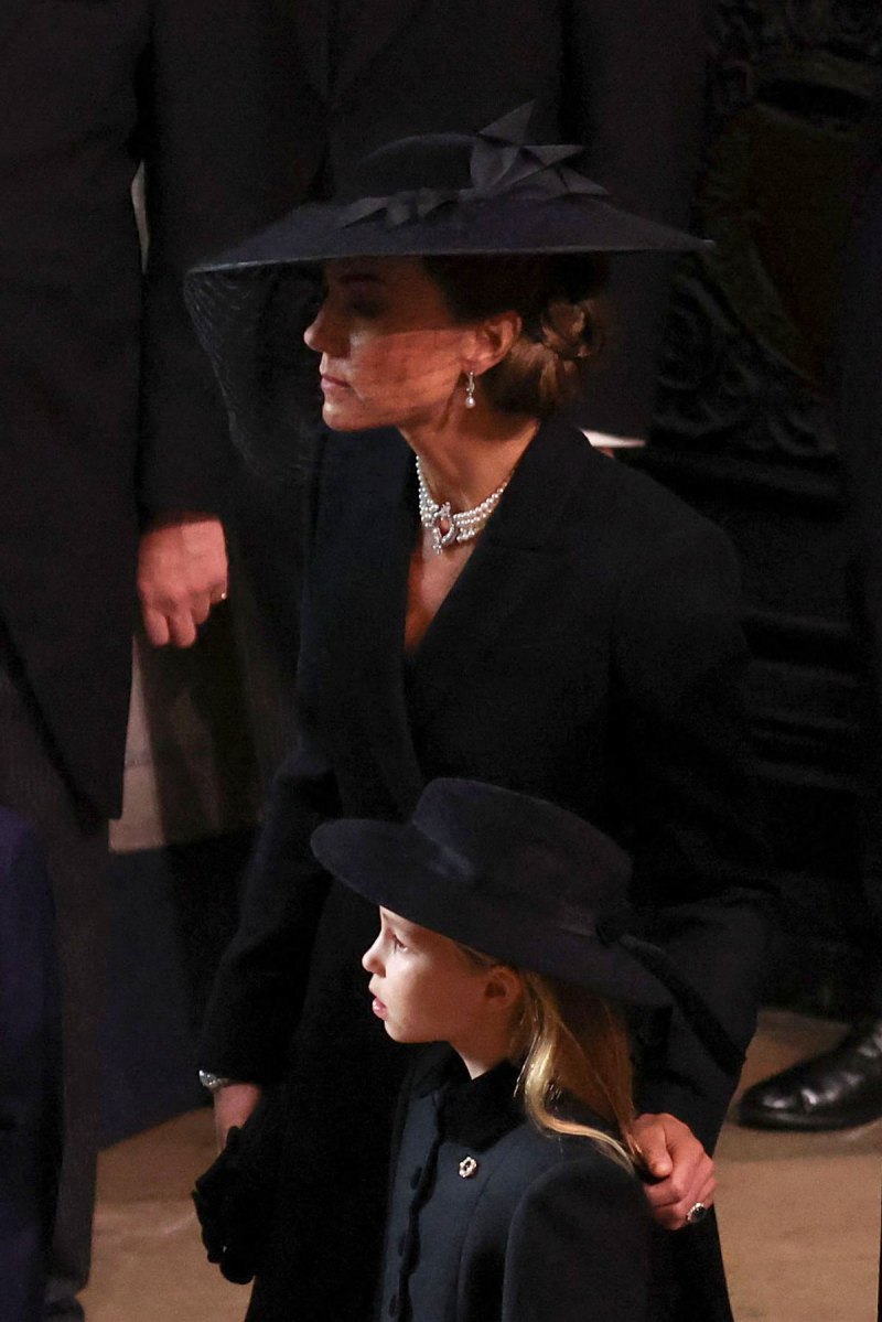 Queen Elizabeth II Funeral Every Emotional Photo 21