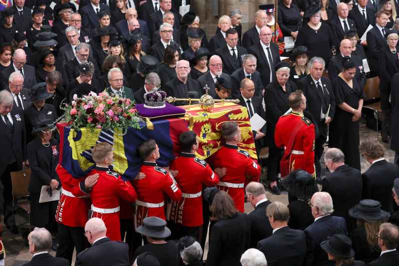 Queen Elizabeth II Funeral Every Emotional Photo 22