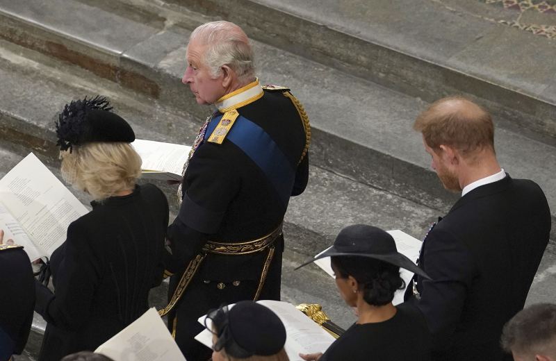 Queen Elizabeth II Funeral Every Emotional Photo 33