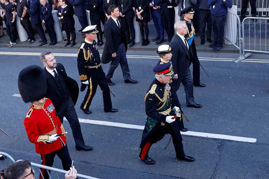 Queen Elizabeth II's 4 Children Walk Behind Her Coffin in Edinburgh