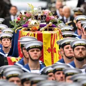 2 Military Members Pass Out at Queen Elizabeth II's Funeral Despite Being Instructed to Increase Salt Intake