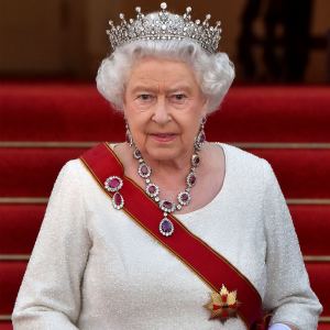 Who Will Inherit the Queen's Jewels