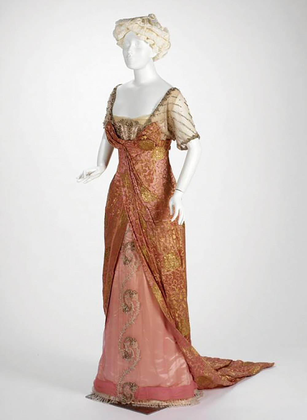 How the Style Icons of the Titanic Dressed for the