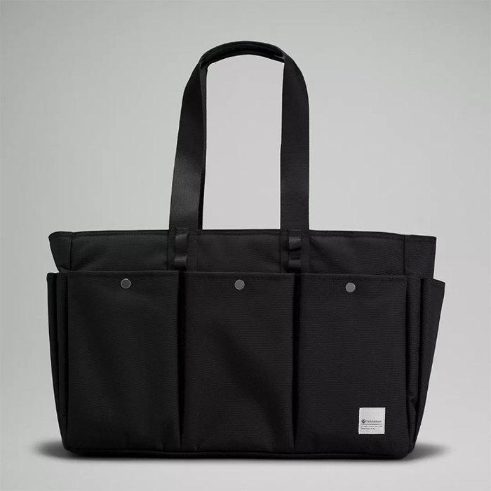 best-tote-bags-for-moms-lululemon-travel