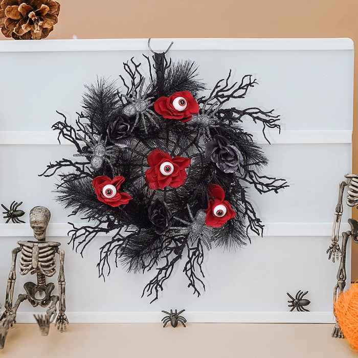 halloween-wreath-eyes-roses-amazon