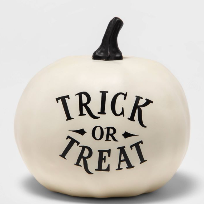 trick or treat a pumpkin