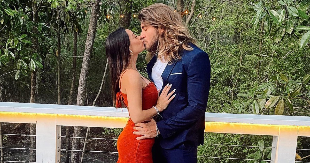 ‘Floribama Shore’ Star Gus Smyrnios Marries Samantha Carucci ‘Floribama Shore’ Star Gus Smyrnios Marries Samantha Carucci