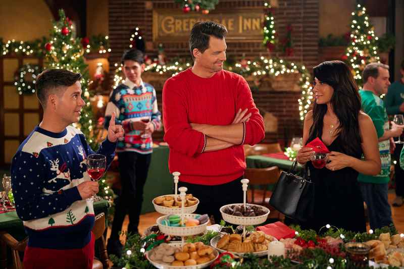 A Guide to Every Holiday Movie on TV This 2022 Season- Hallmark, Great American Media, Netflix, UPtv and More 06