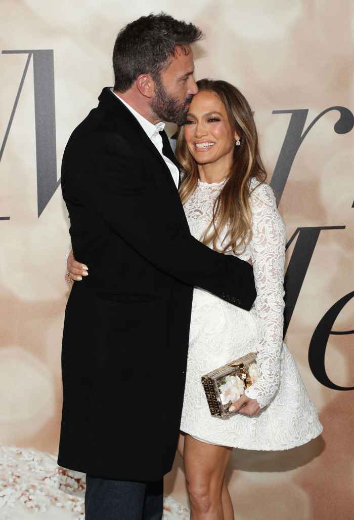 Ben Affleck dhe Jennifer Lopez janë 'ende në fazën e muajit të mjaltit' gati 3 muaj pas martesës