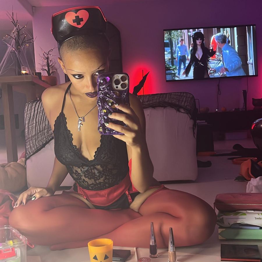 Best Celebrity Halloween Costumes of 2022: Jennifer Garner, Kyle Jenner and More