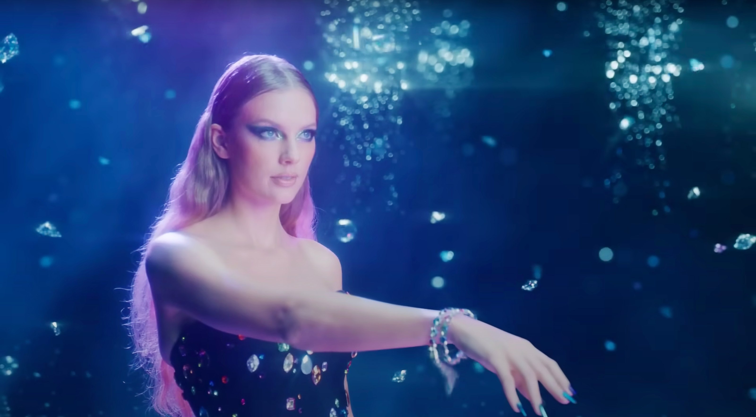 Taylor Swifts Bejeweled Video Includes Speak Now Easter Eggs Us Weekly