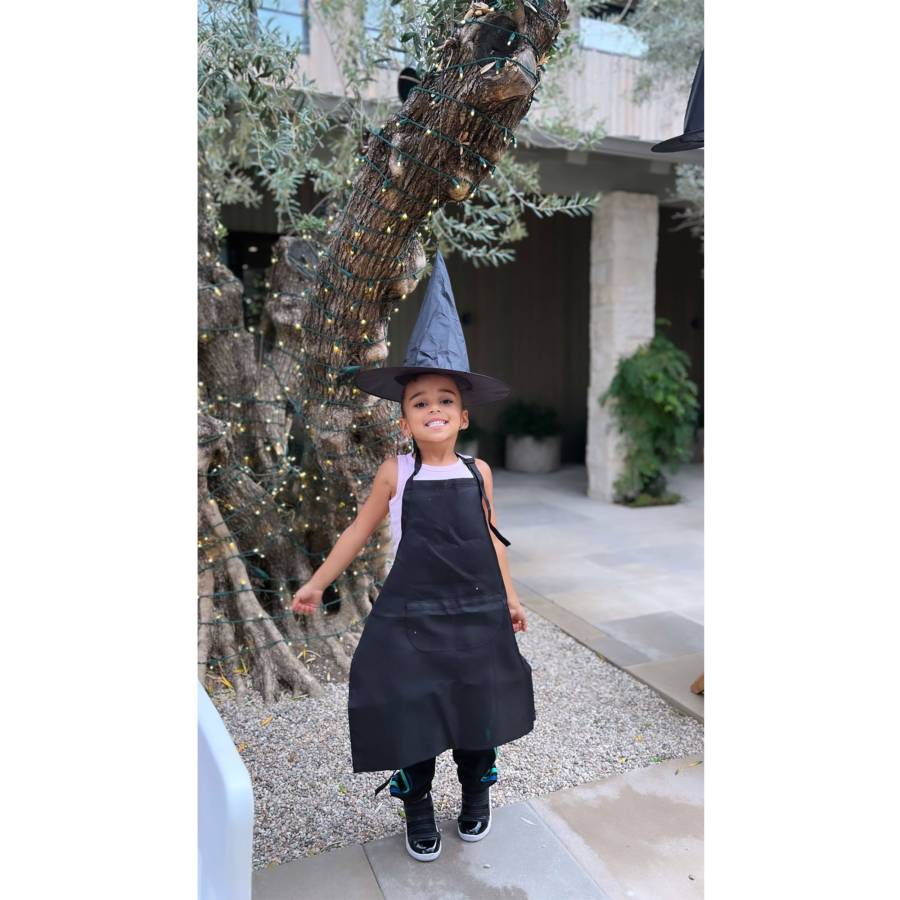 Khloe Kardashian Documents a Sweet Cousin Halloween Party 12