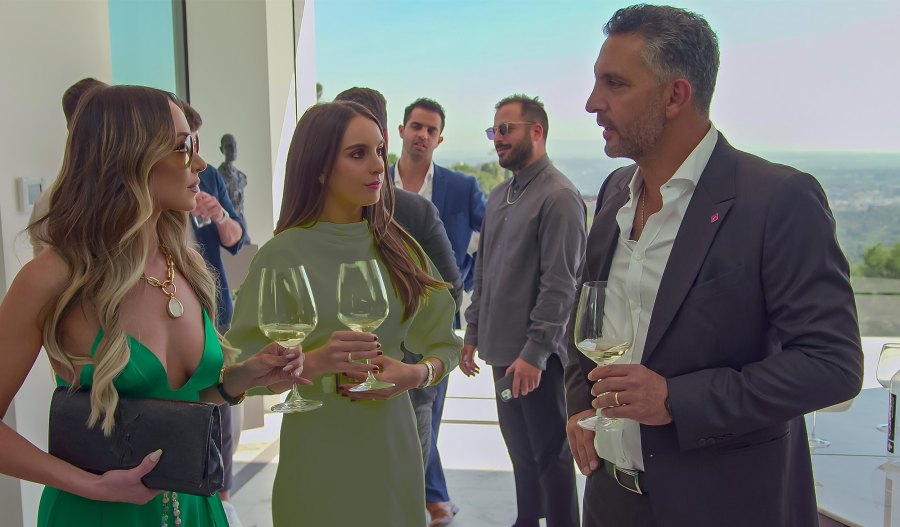 Kyle Richards’ Husband Mauricio Umansky and Daughters to Star in Netflix Reality Series ‘Buying Beverly Hills’ 2