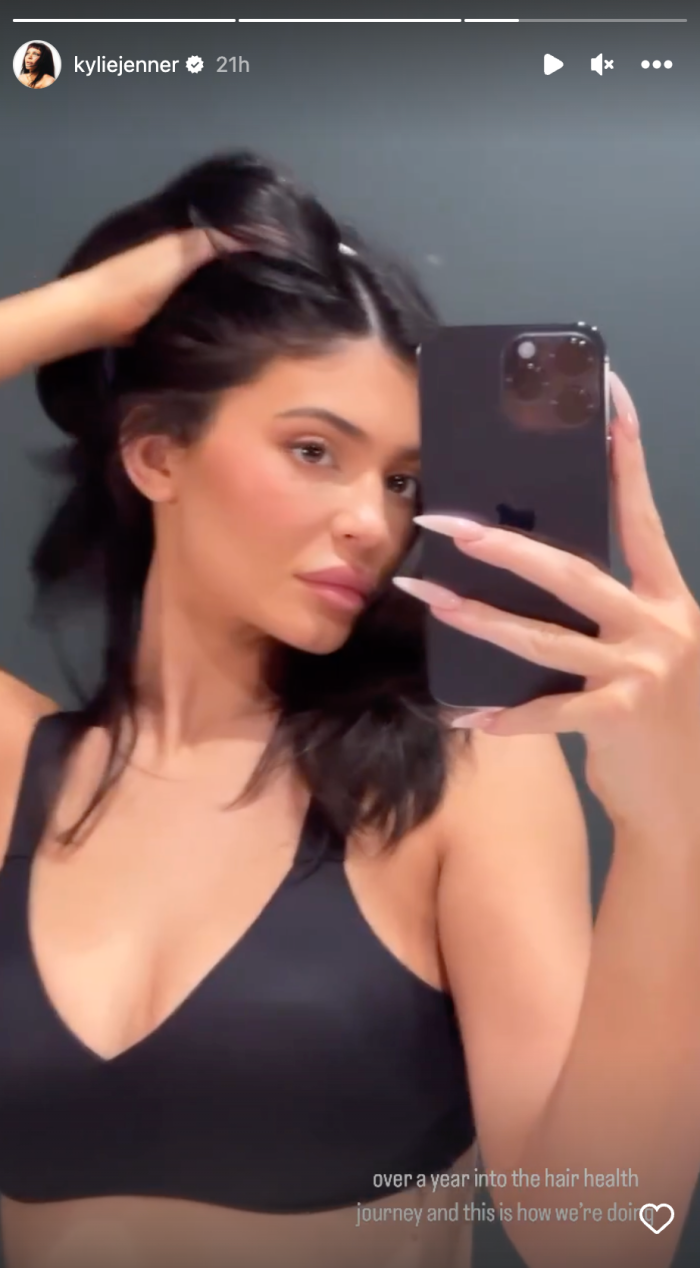 Kylie Jenner Shows Off Hair