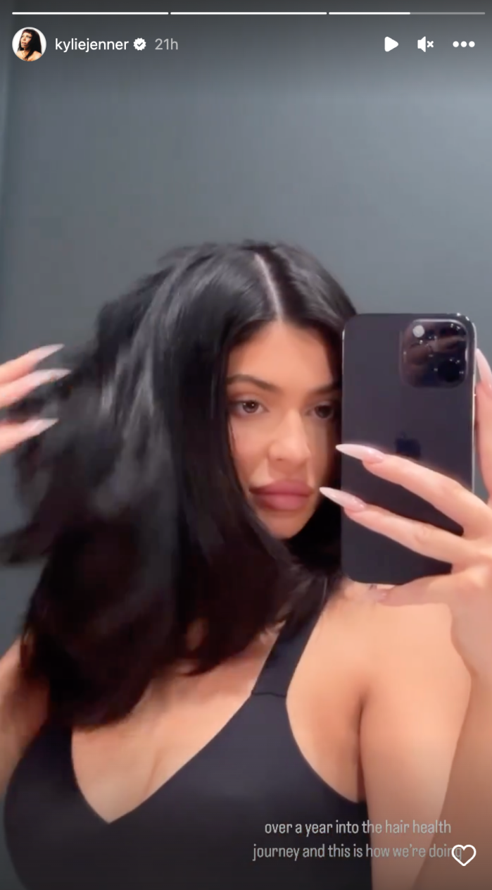 Kylie Jenner Shows Off Hair