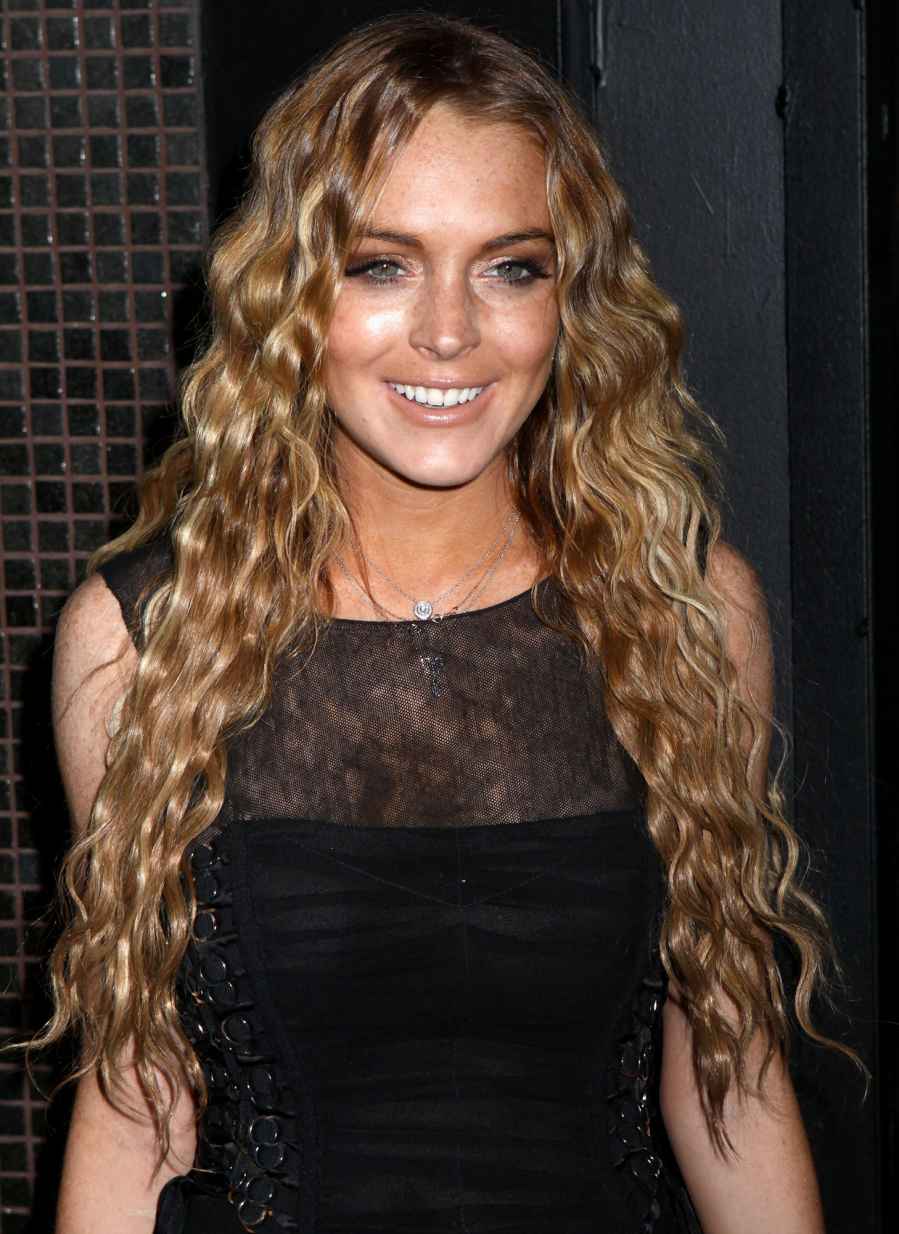 Lindsay Lohan’s Crazy Hair Evolution: From Bleach Blonde to Rich Reds wavy 2008