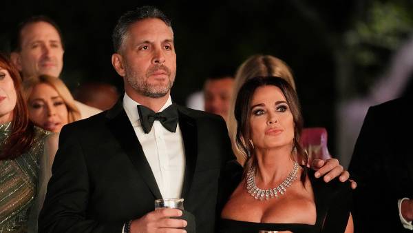 Mauricio Umansky Says It's ‘Really Hard’ Watching Kyle Richards’ Feud With Kathy Hilton- She’s ‘100 Percent’ Right 018