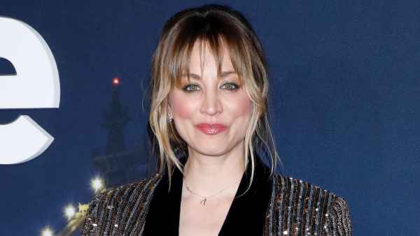 Pregnant Kaley Cuoco Jokes About Covering Her Baby Bump at the 2022 Emmys