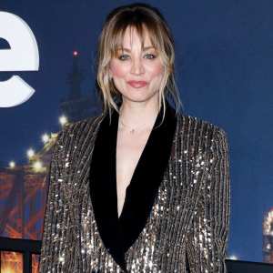 Pregnant Kaley Cuoco Jokes About Covering Her Baby Bump at the 2022 Emmys