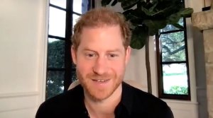 El príncipe Harry comparte una actualización poco común sobre los hitos de Archie y Lilibet durante una videollamada benéfica
