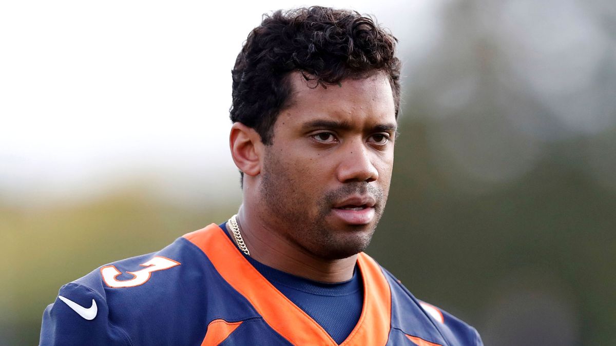 Russell Wilson plans to work out with players “in a couple of days