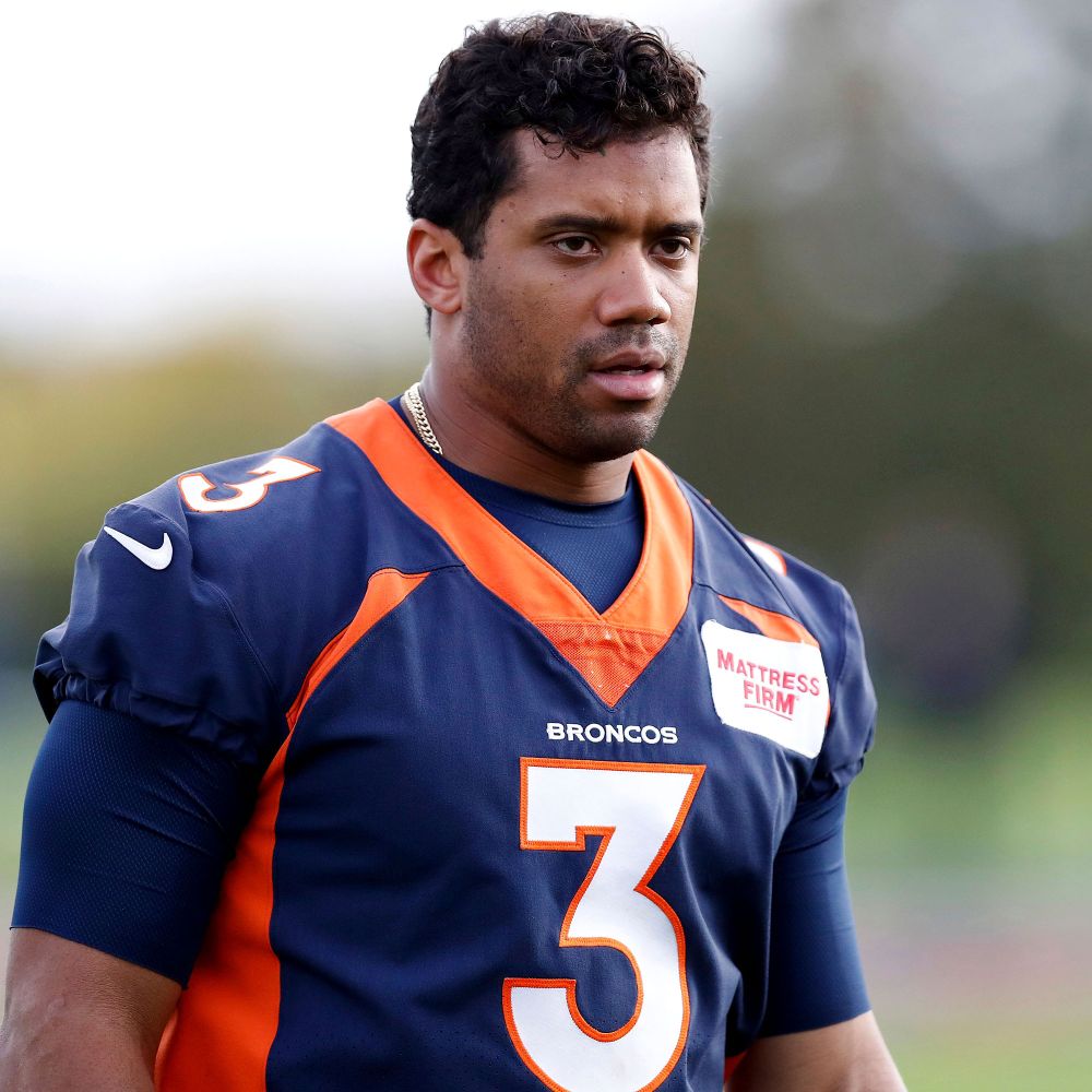 Russell Wilson’s 4 Hour Mid-Flight Workout Has Social Media Laughing at Him