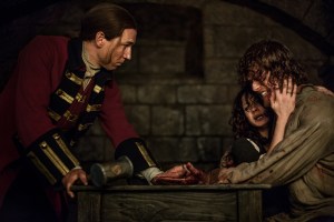 Sam Heughan behauptet, die 'Outlander'-Produzenten hätten sein Vertrauen während der sexuellen Übergriffsszene von Staffel 1 verraten: 'I Pushed Back'