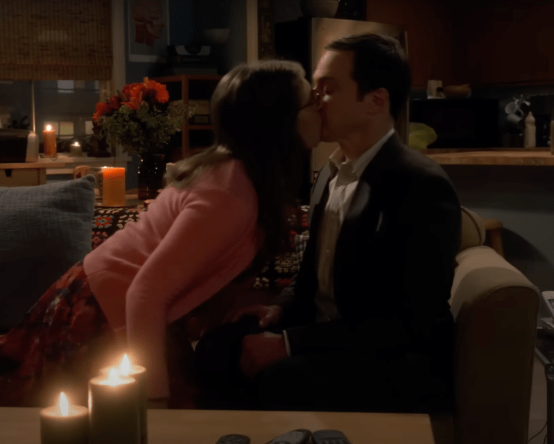 Sheldon and Amy first kiss 'Big Bang Theory'