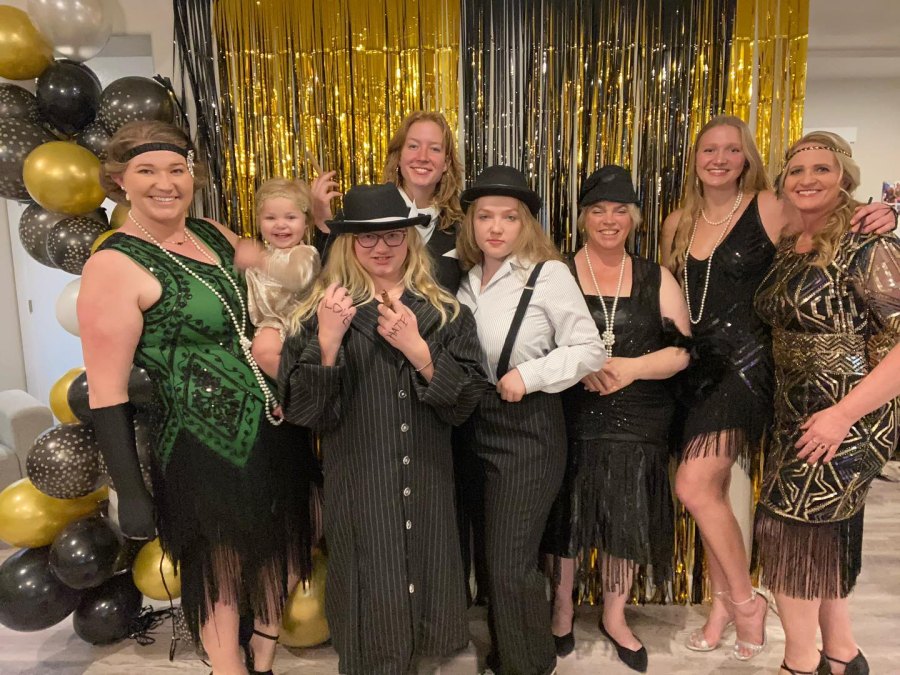 Sister Wives' Janelle Brown's Sweetest Family Photos With Her and Husband Kody's 6 Children- Photos 9