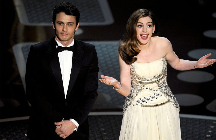 ¡Nosotros 'chupamos'!  Anne Hathaway recuerda haber sido anfitriona de los Oscar con James Franco