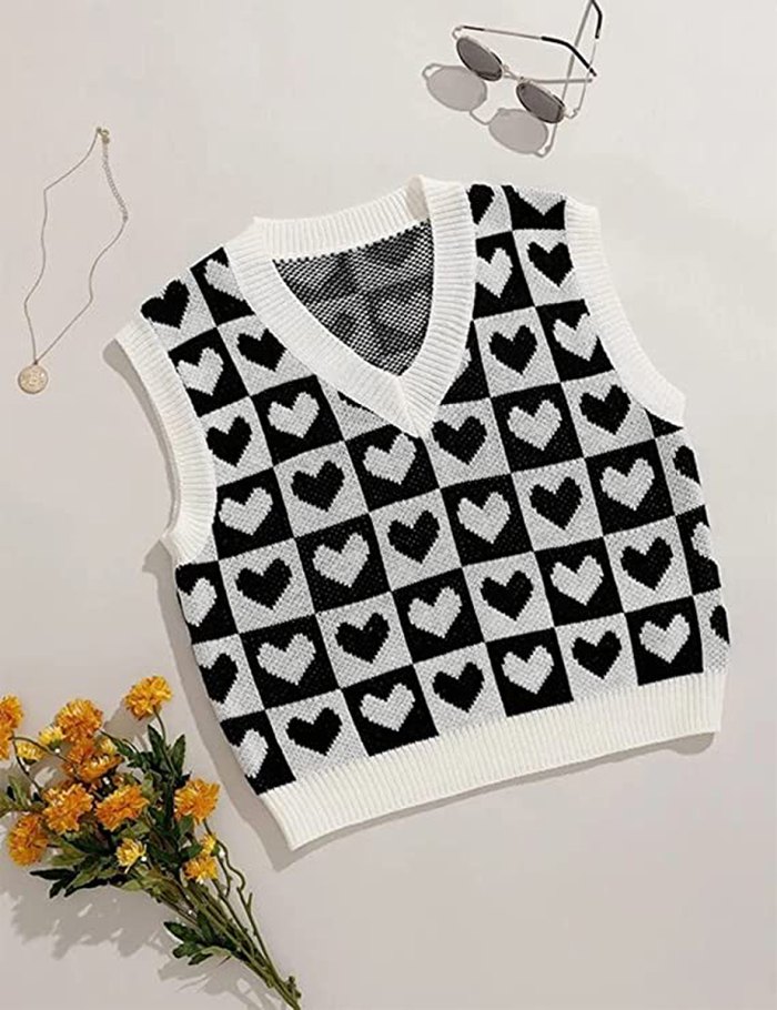 amazon-heart-print-sweater-vest-black