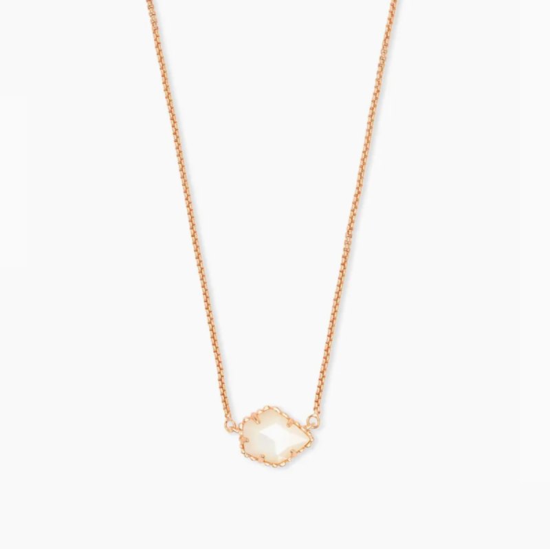 early-holiday-gifts-for-her-kendra-scott-necklace