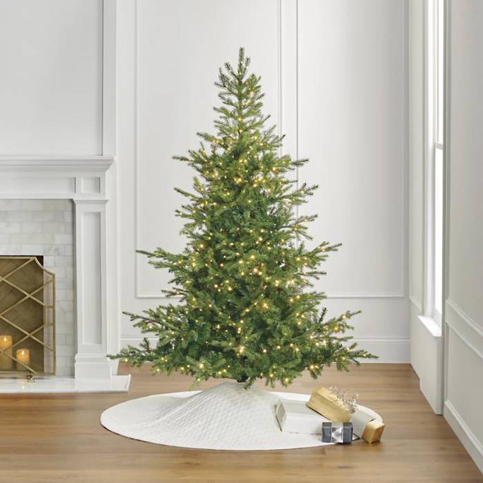 frontgate-holiday-decor-christmas-tree