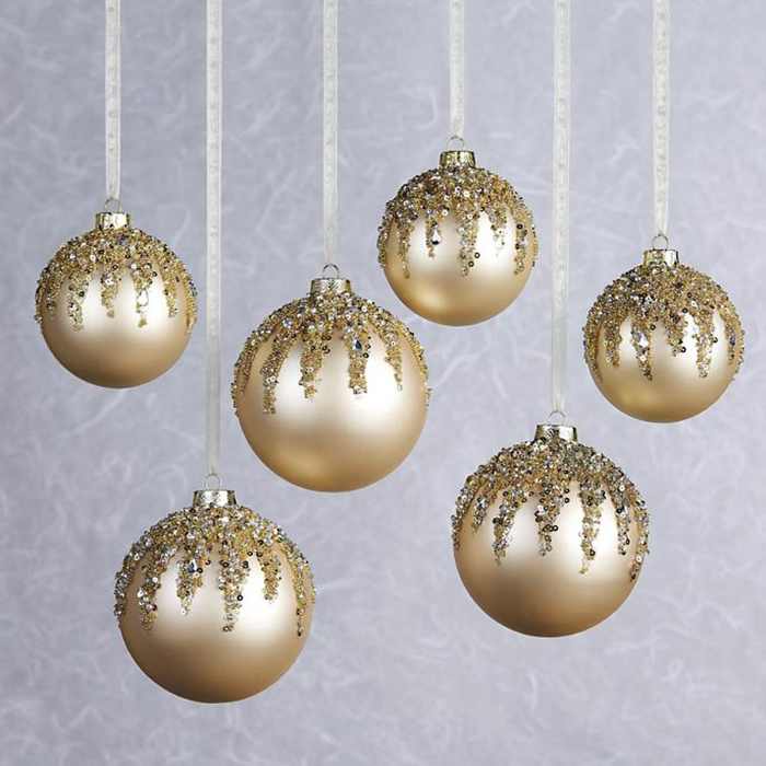 frontgate-holiday-decor-ornaments