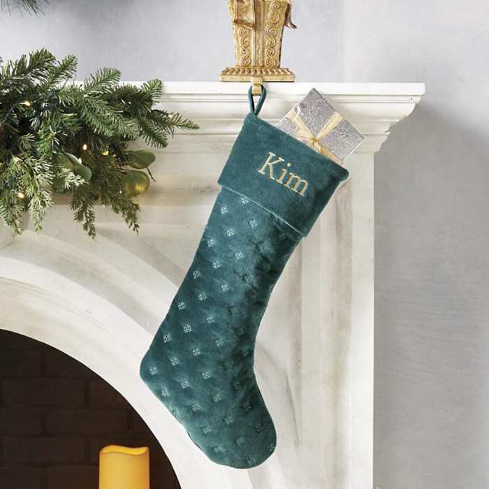 frontgate-holiday-decor-stocking