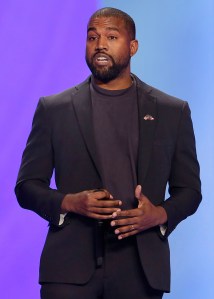 Instagram de Kanye West restringido por violar las reglas después de compartir una controvertida publicación antisemita